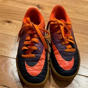 Nike youth boys indoor soccer sneakers